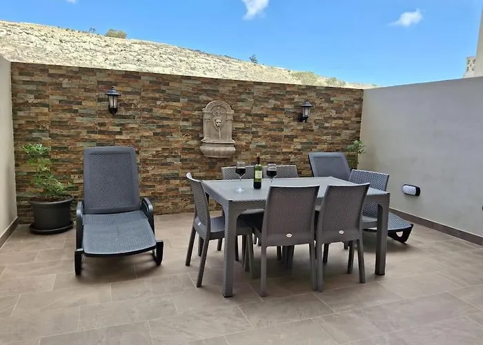 Water Lily Oasis Courtyard - 5min Walk To Apartamento