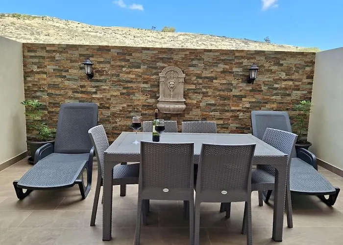 Water Lily Oasis Courtyard - 5min Walk To