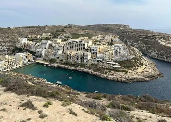 Apartamento Water Lily Oasis Courtyard - 5min Walk To