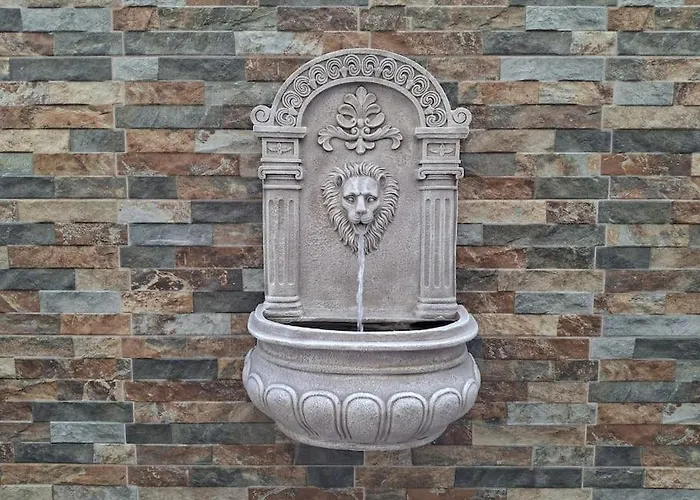 Apartamento Water Lily Oasis Courtyard - 5min Walk To