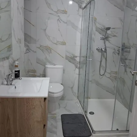 Water Lily Oasis Courtyard - 5min Walk To Appartement