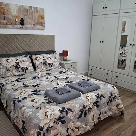 Water Lily Oasis Courtyard - 5min Walk To Appartement Xlendi