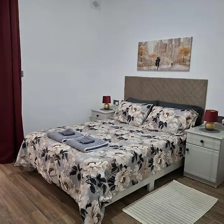 Water Lily Oasis Courtyard - 5min Walk To Appartement *