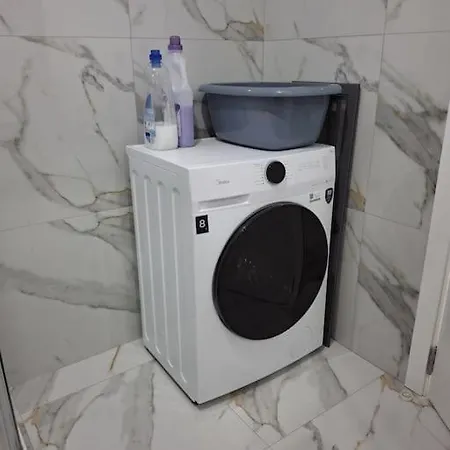 Water Lily Oasis Courtyard - 5min Walk To Appartement *